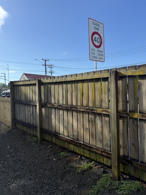 Fence Clean – Before